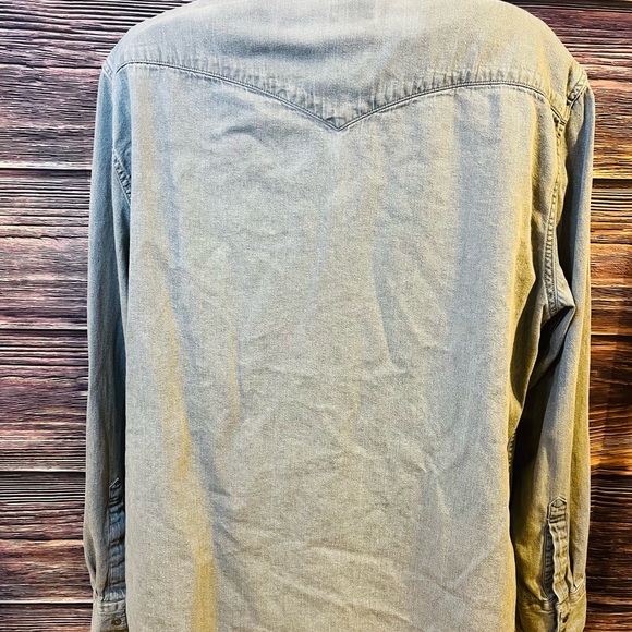 Levi's Gray Casual Button Down Shirt - Picture 2 of 5